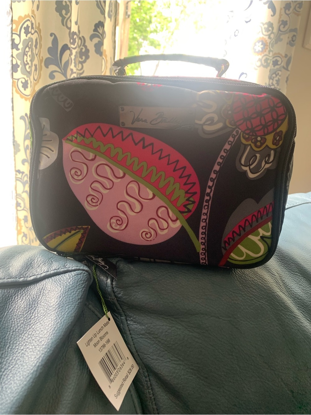 Vera Bradley Lighten Up Lunch Mate in Moon Blooms (Retired Pattern),
Brand NEW